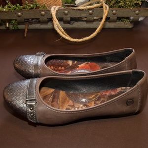 Born BOC two tone flats SZ 6M
